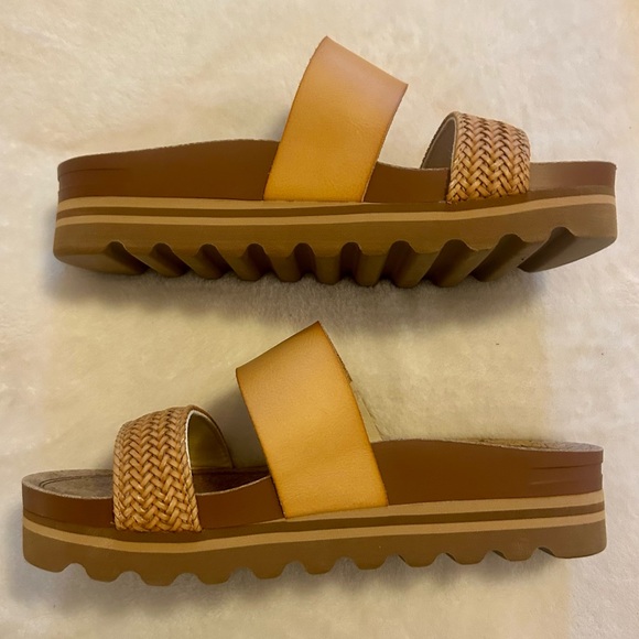 Reef Cushion Vista Hi Sandals with Tan Upper - Picture 3 of 5